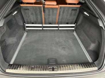 Lamborghini Urus — photo 19