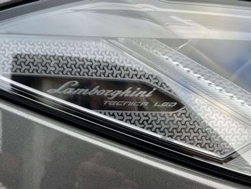 Lamborghini Urus — photo 31