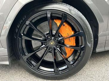 Lamborghini Urus — photo 36