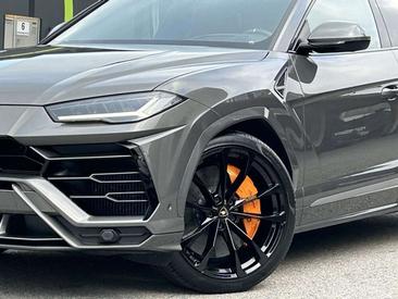 Lamborghini Urus — photo 37