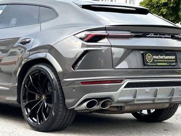 Lamborghini Urus — photo 40