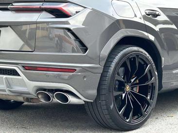 Lamborghini Urus — photo 41