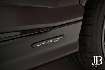 Lamborghini Urus — photo 11