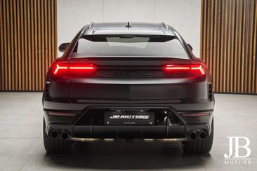 Lamborghini Urus — photo 13