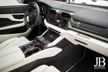 Lamborghini Urus — photo 19