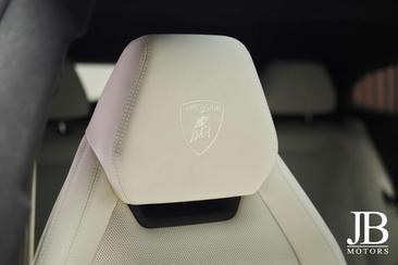 Lamborghini Urus — photo 22