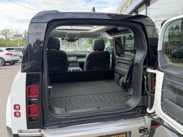 Land Rover Defender D200 — photo 10