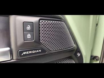 Land Rover Defender P400 — photo 10