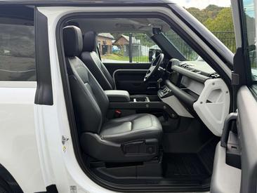 Land Rover Defender D200 — photo 11