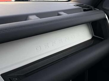 Land Rover Defender D200 — photo 25