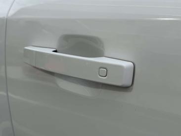 Land Rover Defender D200 — photo 14