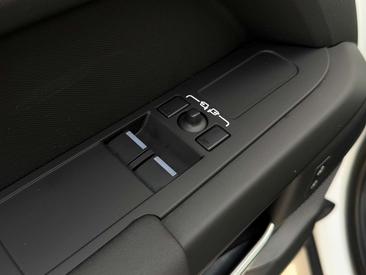 Land Rover Defender D200 — photo 15