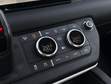 Land Rover Defender D200 — photo 18