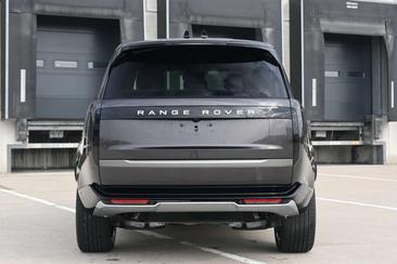 Land Rover Range Rover P460e — photo 7