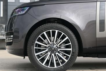 Land Rover Range Rover P460e — photo 10