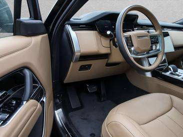 Land Rover Range Rover P550e — photo 14