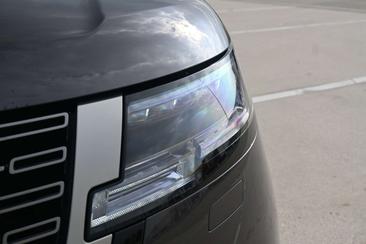 Land Rover Range Rover P460e — photo 12