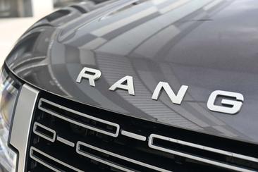 Land Rover Range Rover P460e — photo 13
