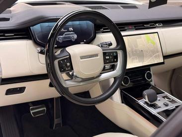 Land Rover Range Rover P440e — photo 12