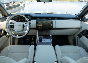 Land Rover Range Rover P460e — photo 12