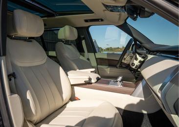 Land Rover Range Rover P460e — photo 13