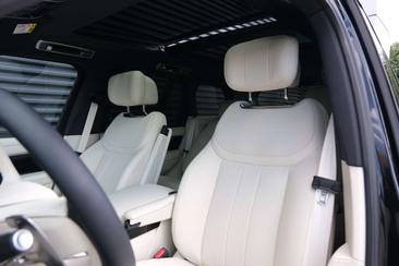 Land Rover Range Rover P550e — photo 12