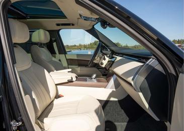 Land Rover Range Rover P460e — photo 14
