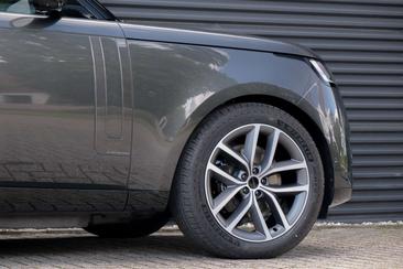 Land Rover Range Rover P550e — photo 13