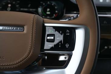 Land Rover Range Rover P460e — photo 19