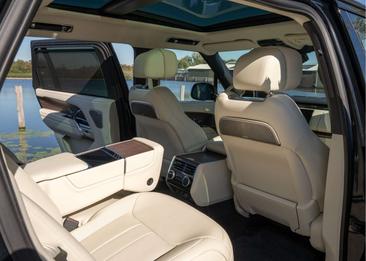 Land Rover Range Rover P460e — photo 17
