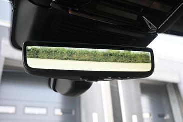 Land Rover Range Rover P460e — photo 21