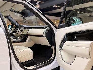 Land Rover Range Rover P440e — photo 19