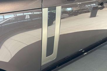 Land Rover Range Rover P460e — photo 9