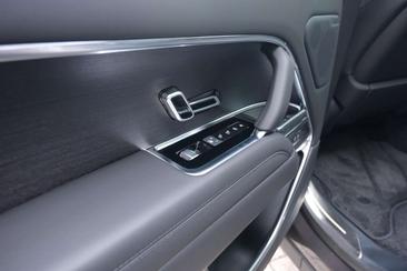 Land Rover Range Rover P460e — photo 14