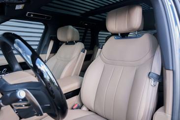 Land Rover Range Rover P550e — photo 20