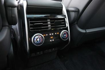 Land Rover Range Rover P460e — photo 16