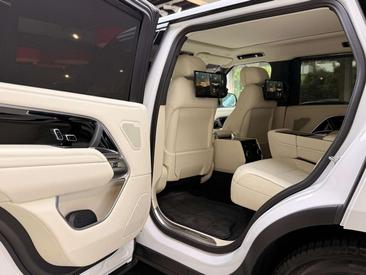 Land Rover Range Rover P440e — photo 25