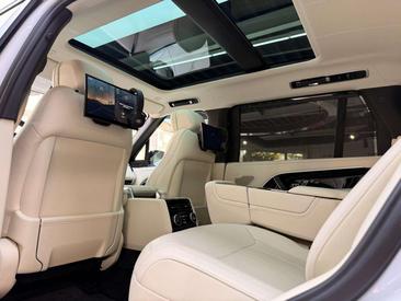 Land Rover Range Rover P440e — photo 26