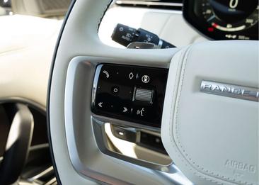 Land Rover Range Rover P460e — photo 25