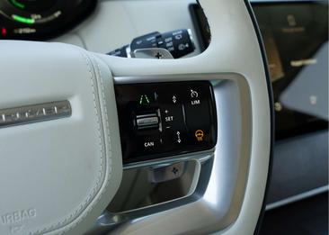 Land Rover Range Rover P460e — photo 26