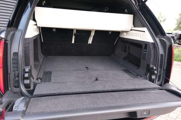 Land Rover Range Rover P550e — photo 25