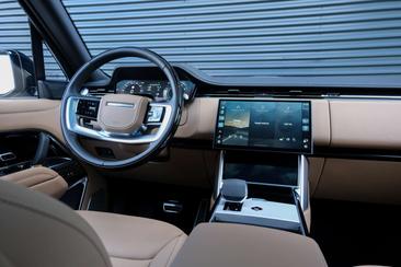 Land Rover Range Rover P550e — photo 31