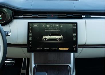Land Rover Range Rover P460e — photo 36