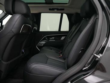 Land Rover Range Rover P550e — photo 45