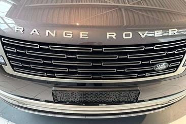 Land Rover Range Rover P460e — photo 24