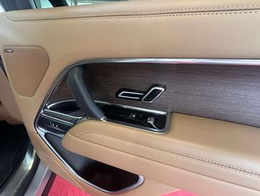 Land Rover Range Rover P400 — photo 23