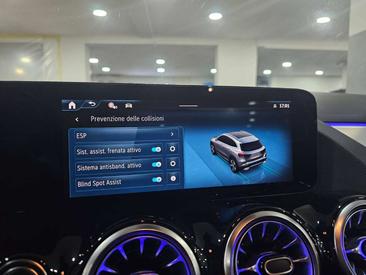 Mercedes GLA 200d — photo 16