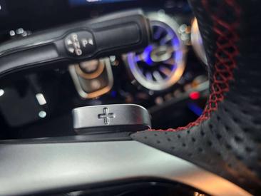 Mercedes GLA 200d — photo 22