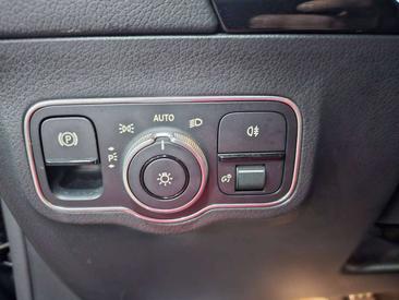 Mercedes GLA 200d — photo 23