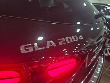 Mercedes GLA 200d — photo 37